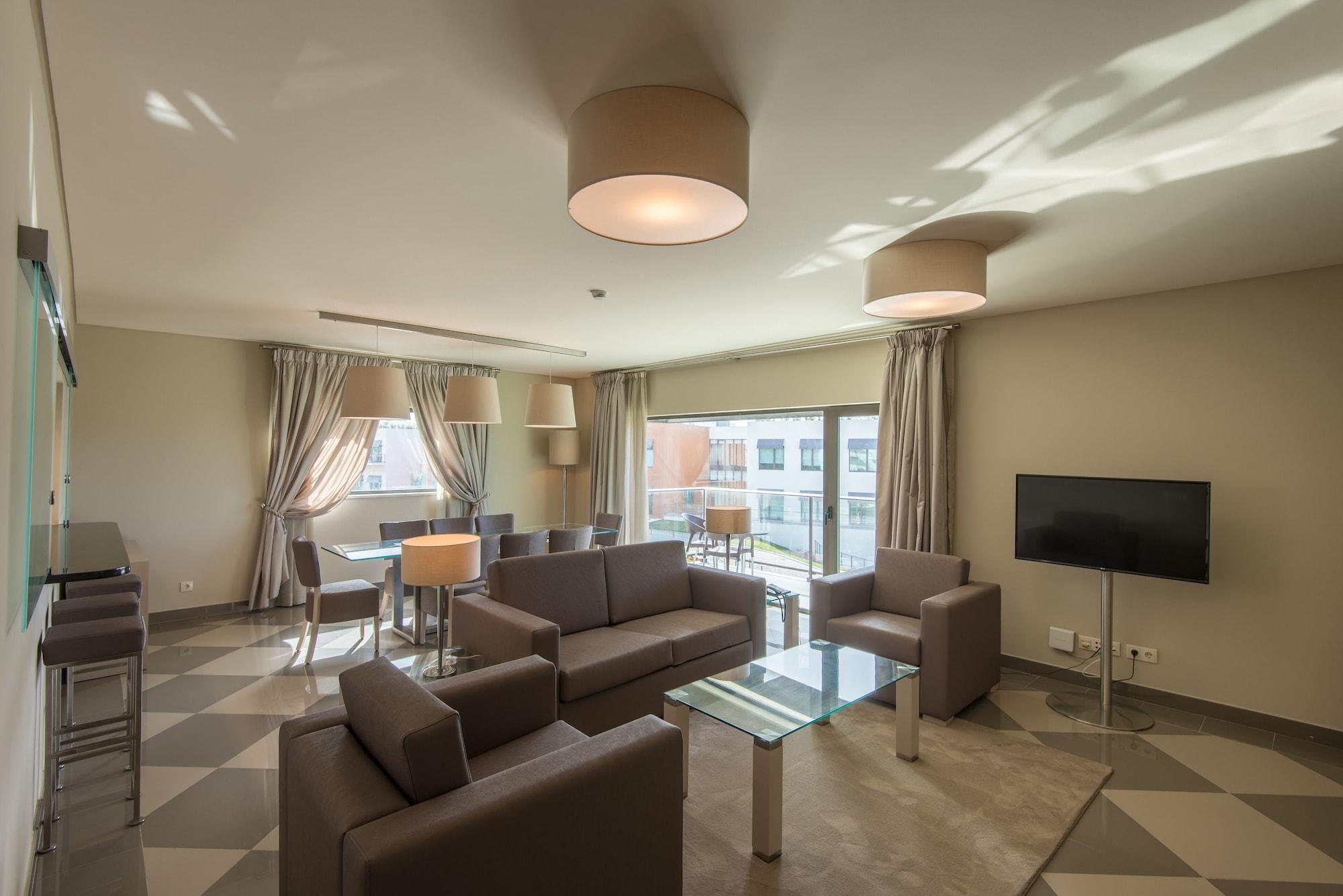 维拉加尔辛特拉酒店 外观 照片 A living room in a suite at the hotel