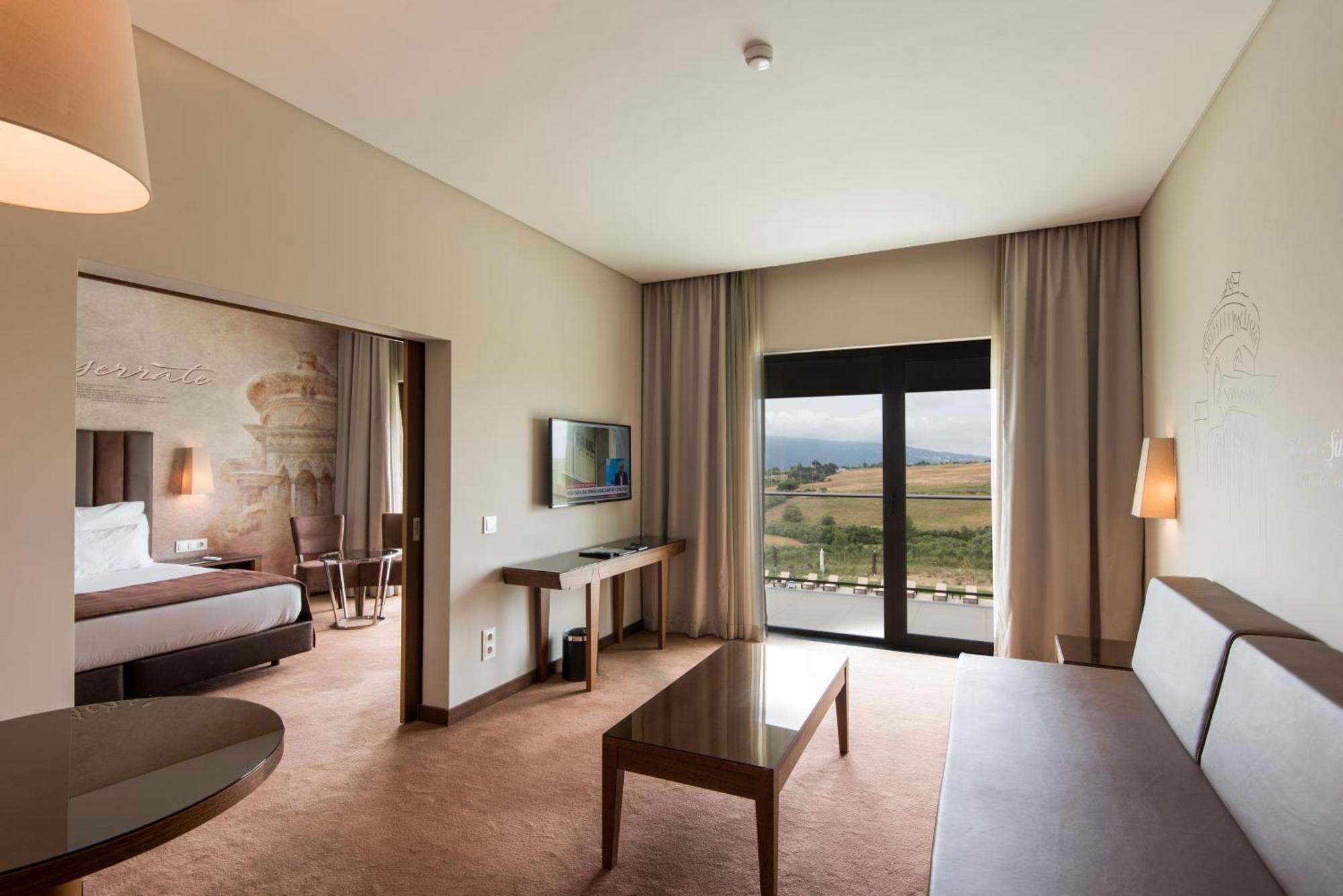 维拉加尔辛特拉酒店 客房 照片 A suite at the hotel