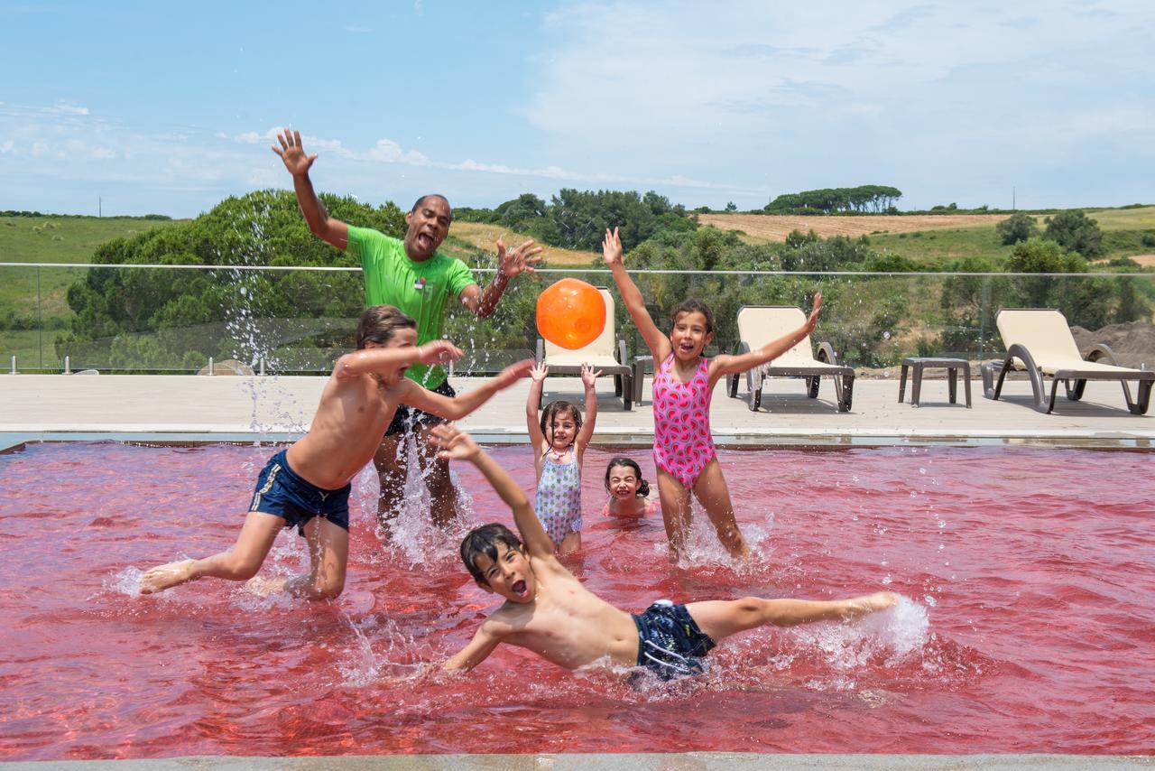 维拉加尔辛特拉酒店 外观 照片 Family in a swimming pool